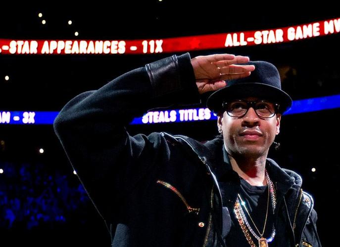 特里：我肯定同意萨拉赫的说法，他已经成为利物浦的替罪羊（特里：赞同萨拉赫的观点，他已成利物浦的替罪羊）