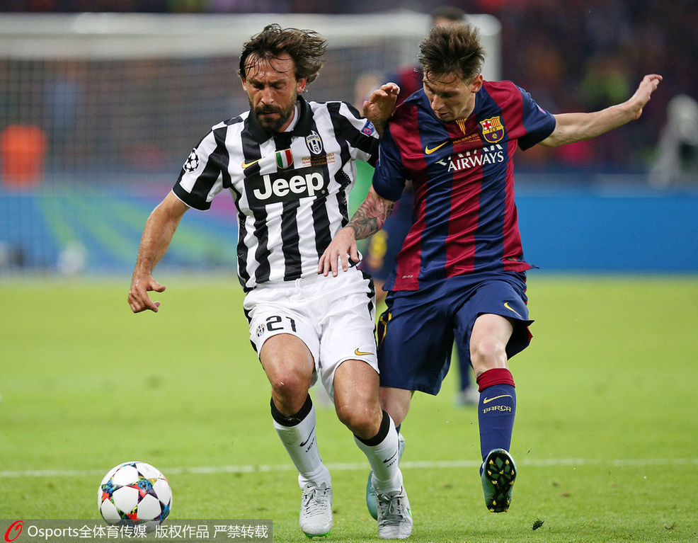 利物浦对施洛特贝克表现出浓厚兴趣，有望在2026年夏天转会，转会费可能达5000万英镑。（利物浦锁定施洛特贝克：2026年夏窗有望加盟，转会费或达5000万英镑）