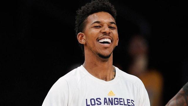 无文班马刺照样杀疯了！瓦塞尔35+7三分对轰穆雷，约基奇8次出手引争议（马刺缺少文班仍火力全开！瓦塞尔35分7记三分对飙穆雷，约基奇仅8次出手惹热议）