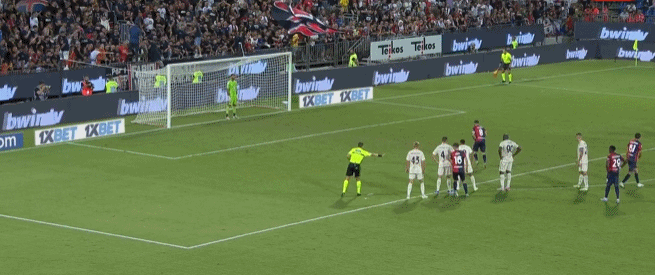 有爱!梁靖崑1-2不敌小勒布伦一脸惊讶,孙颖莎微笑着帮他复盘失利