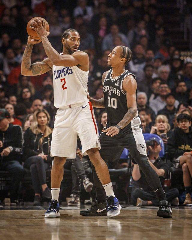 莱切2-1都灵，班达、拉萨纳-库利巴利建功（班达、拉萨纳-库利巴利先后破门，莱切2-1小胜都灵）