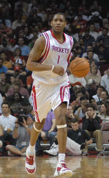 TA：FIFA在卖世界杯期间的停车证，价格是每场75至175美元（TA：FIFA将世界杯赛事停车证对外发售，单场售价75至175美元）