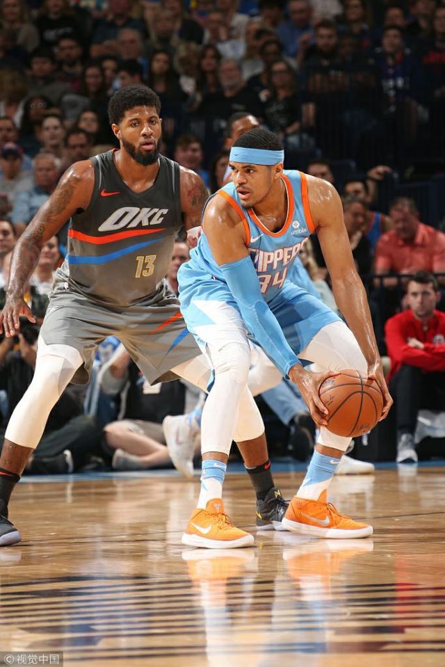 半场战报：都灵2-2比萨，切-亚当斯、乔瓦尼-西蒙尼破门，莫雷奥两球（上半场战况：都灵2-2比萨，切-亚当斯、乔瓦尼-西蒙尼破门，莫雷奥梅开二度）