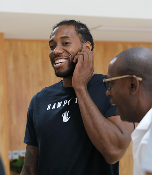 这次三分拉开比分差距（这记三分将分差拉开）