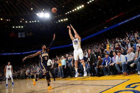 图赫尔：贝林厄姆以10号位身份回归，福登会是中路球员（图赫尔：贝林厄姆重返10号位，福登主打中路）