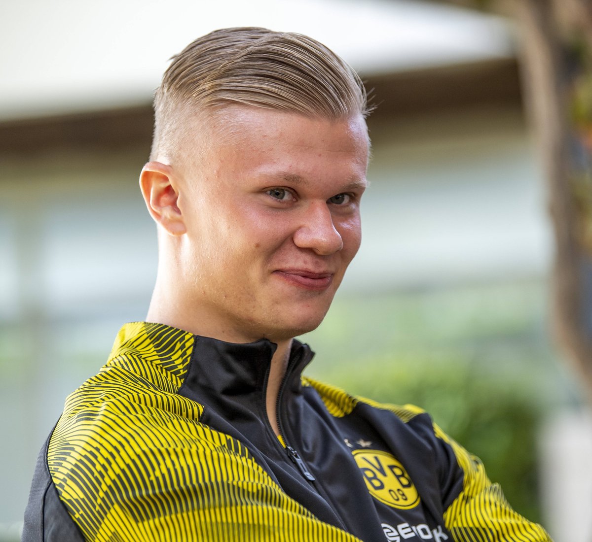 高风险高回报！凯尔特人欲10换1交易豪赌浓眉，组建四巨头冲冠（凯尔特人拟10换1豪赌浓眉，组建四巨头冲冠，风险与回报并存）