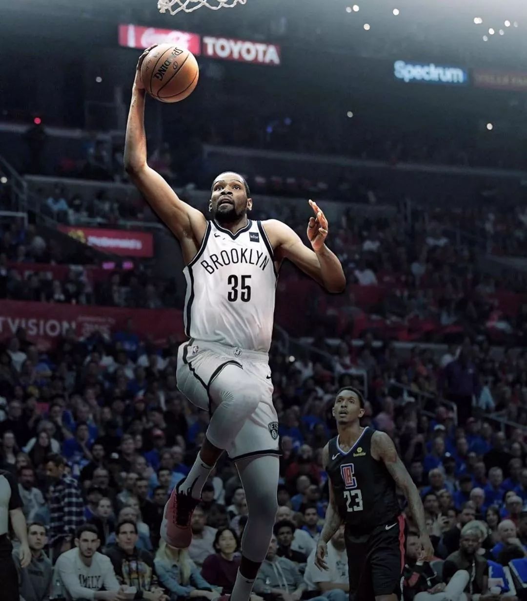 都体：尤文和那不勒斯为蒂亚戈-加布里埃尔和门多萨展开竞争（都体：尤文与那不勒斯竞逐蒂亚戈-加布里埃尔、门多萨）