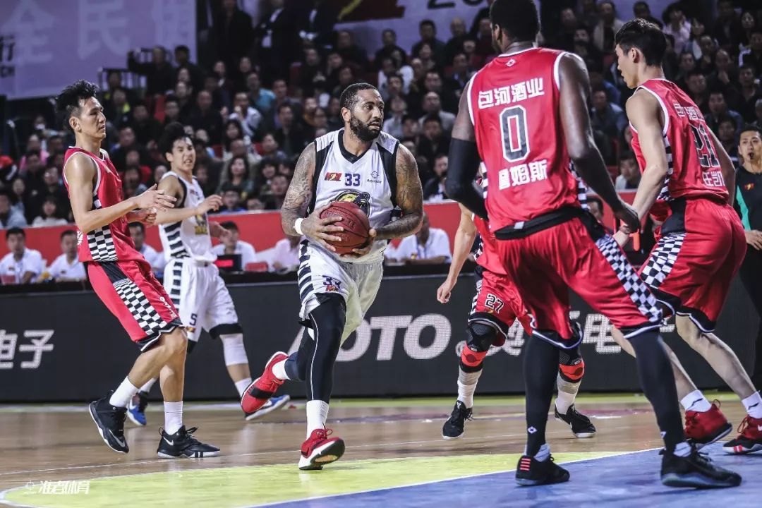 穆帅：那不勒斯伤病多？别逗我笑了，我们的伤缺才让我发愁（穆里尼奥：别拿那不勒斯伤病说事，真正让我头疼的是我们队的伤停）